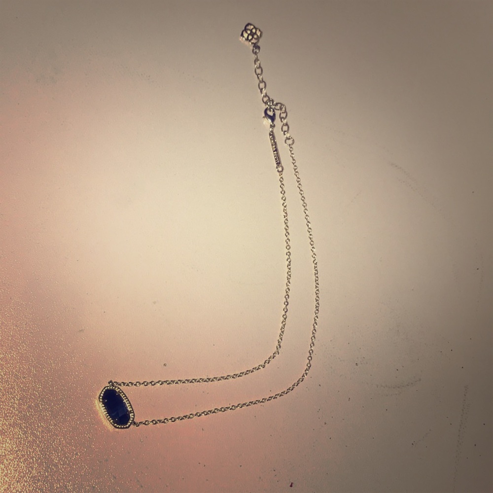 SOLD!!❣️❣️KENDRA SCOTT NECKLACE navy blue sparkle
